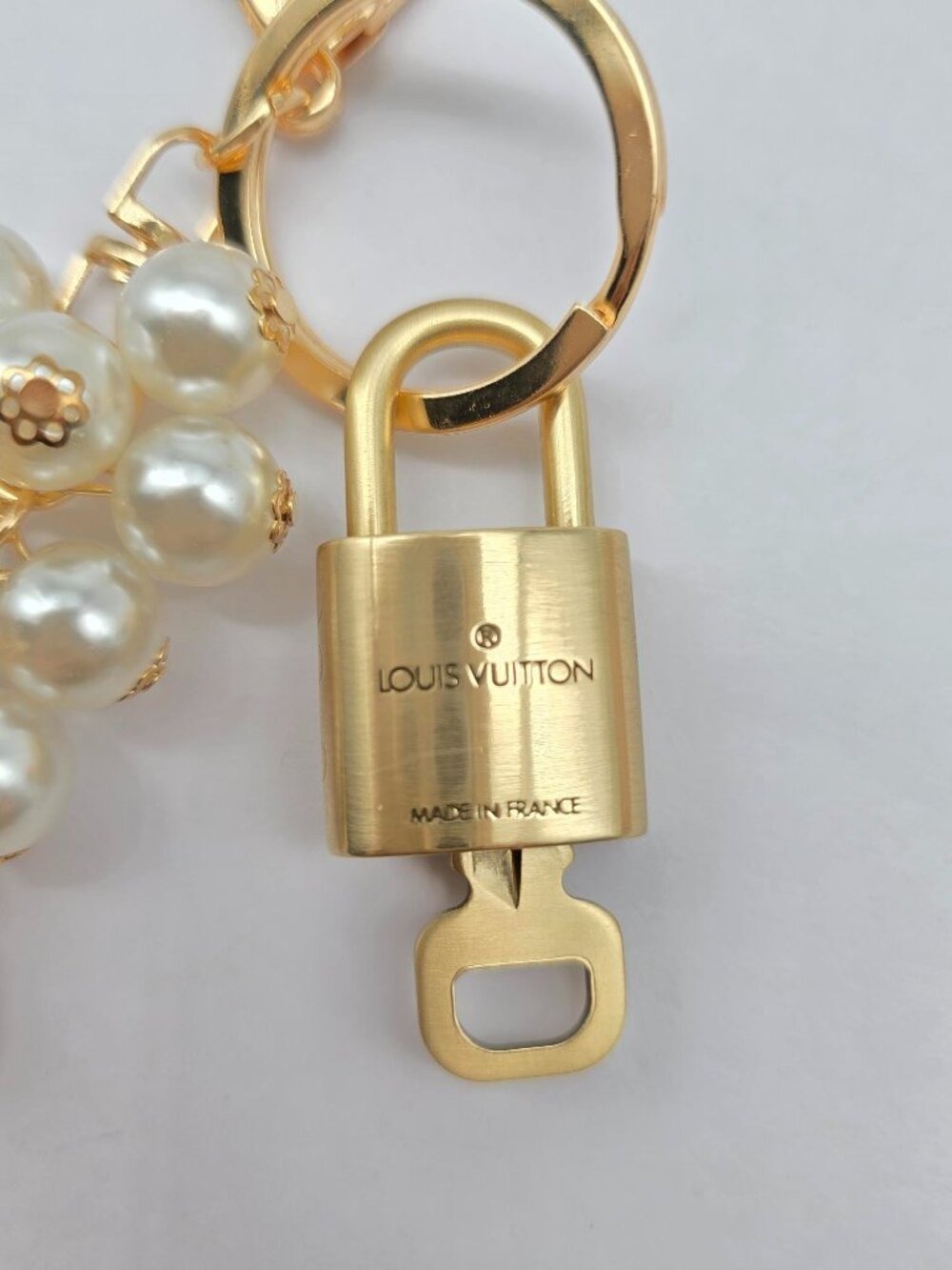 Louis Vuitton Gold Lock 🔑 Authentic LV Padlock + Unbranded Flower Bag Charm - Picture 5 of 9